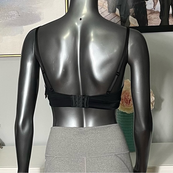 NWT Black V-Neck Mesh Striped Bra Adjustable Straps Size S - Picture 3 of 5